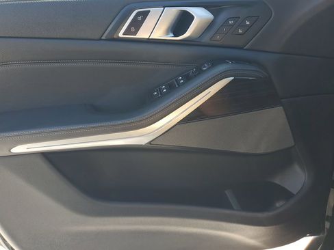 Used 2019 BMW X5 xDrive40i w/ Executive Package image 24