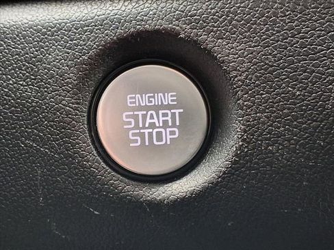 Used 2024 Kia Sorento S image 15