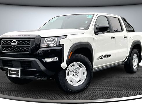 Used 2024 Nissan Frontier SV w/ Hardbody Edition image 3