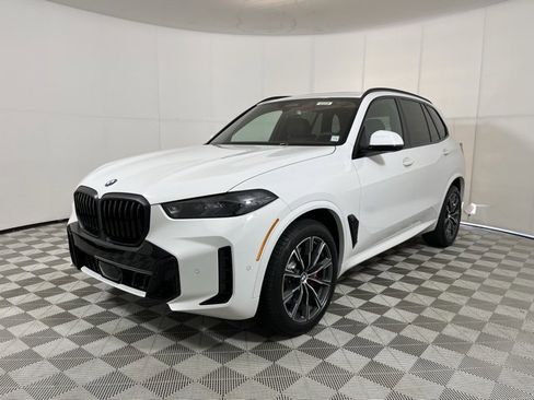 New 2026 BMW X5 xDrive40i w/ M Sport Package image 3