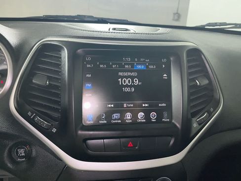Used 2014 Jeep Cherokee Latitude w/ Comfort/Convenience Group AWD/4WD image 18