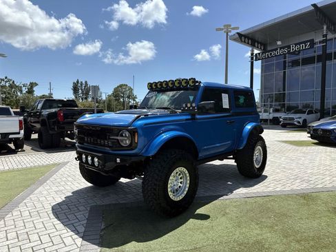 Used 2023 Ford Bronco 2-Door AWD/4WD image 2