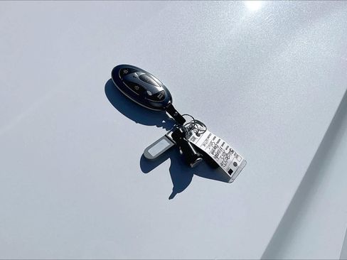 Used 2025 Hyundai Elantra SEL FWD image 15
