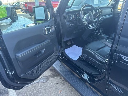 Used 2022 Jeep Gladiator Overland w/ Popular Equipment Package image 9