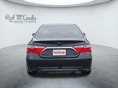Used 2017 Toyota Camry SE w/ Moonroof Package FWD image 4