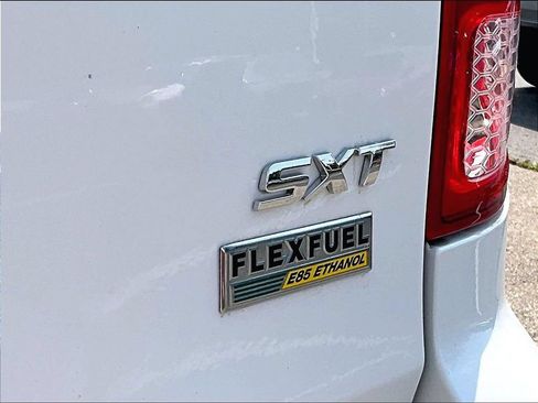 Used 2017 Dodge Grand Caravan SXT FWD image 27