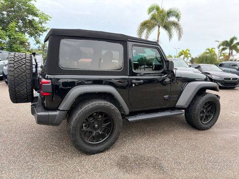 Used 2022 Jeep Wrangler Sport AWD/4WD image 3