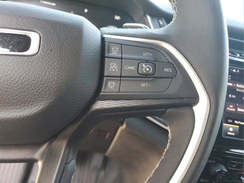 Certified 2023 Jeep Grand Cherokee Altitude AWD/4WD image 24