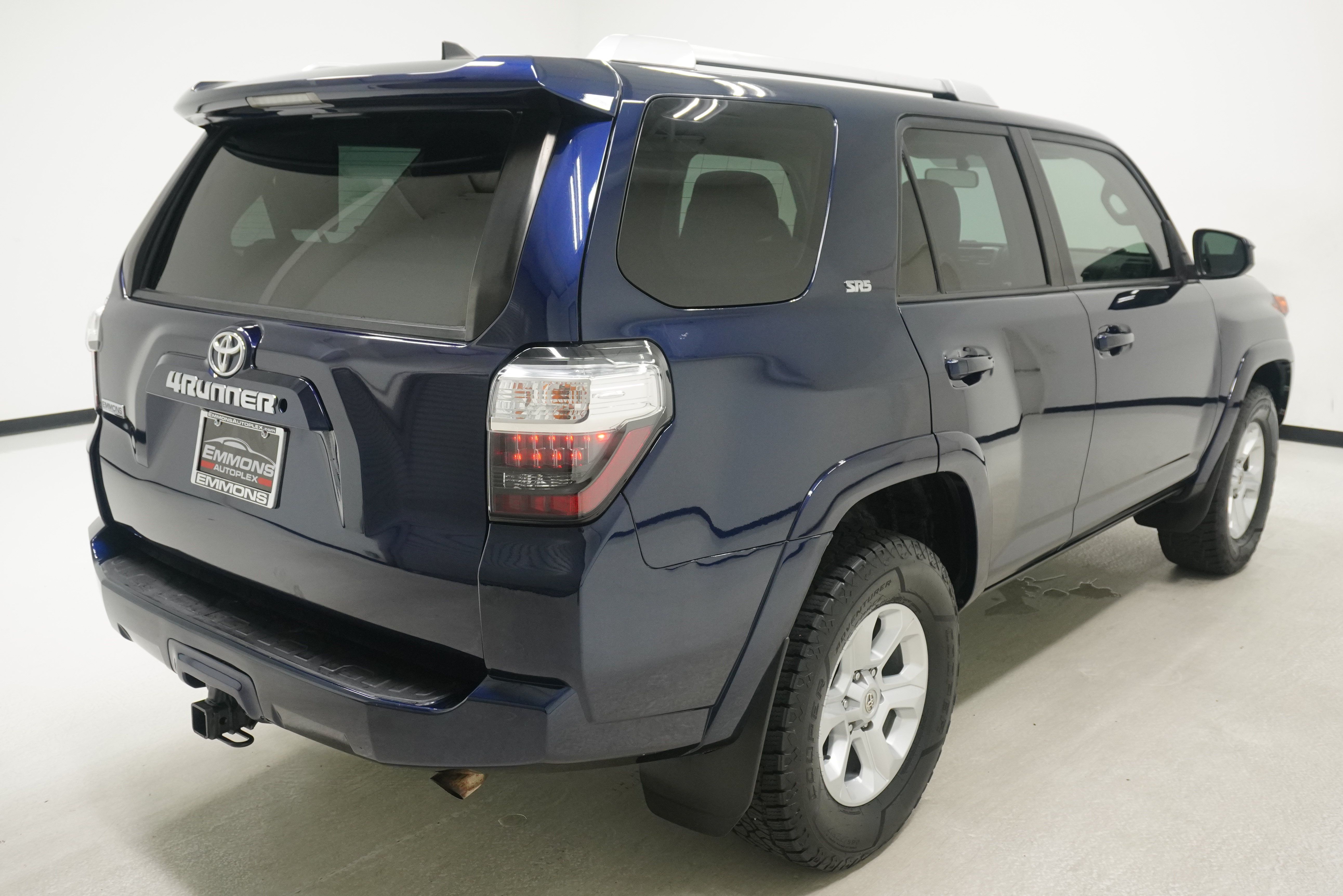 Used 2016 Toyota 4Runner SR5 RWD image 4