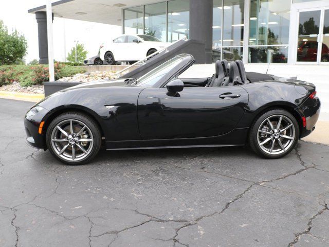 Certified 2023 MAZDA MX-5 Miata Grand Touring RWD image 2