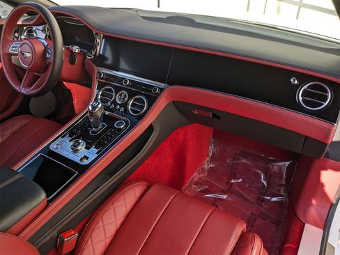 Used 2022 Bentley Continental GT image 25