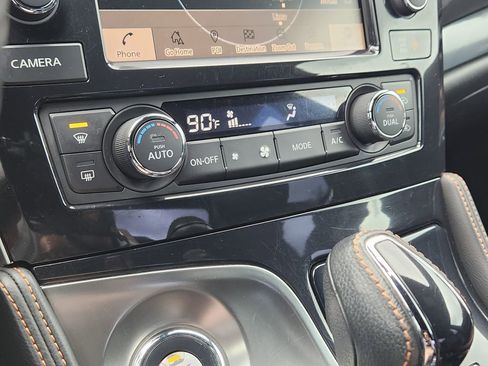 Used 2019 Nissan Maxima SR w/ Premium Package FWD image 18