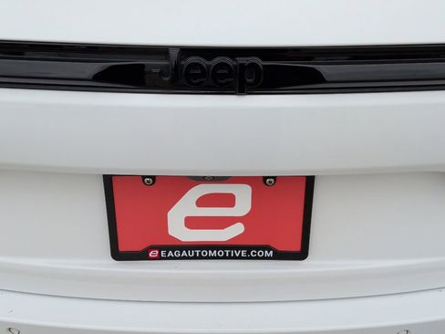 Used 2025 Jeep Grand Cherokee Limited w/ Black Appearance Package RWD image 45