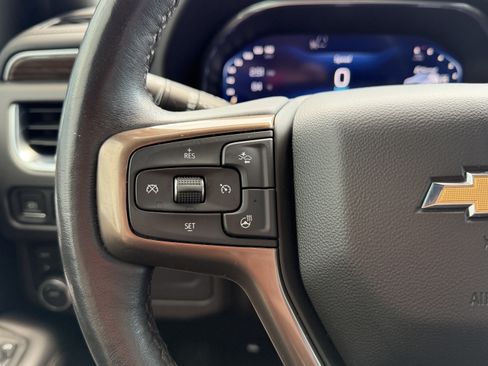 Used 2022 Chevrolet Suburban High Country AWD/4WD image 17