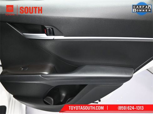 Used 2024 Toyota Camry SE image 27