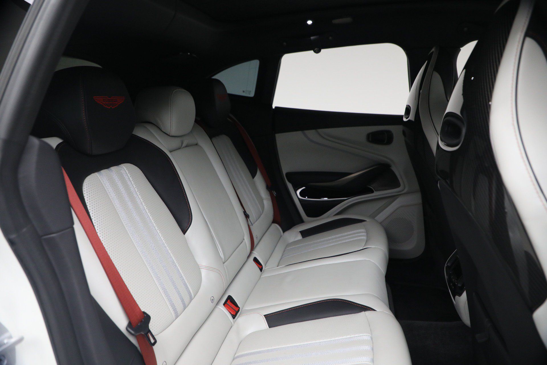Used 2025 Aston Martin DBX 707 AWD/4WD image 25