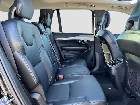 Used 2021 Volvo XC90 T5 Momentum w/ Climate Package image 30