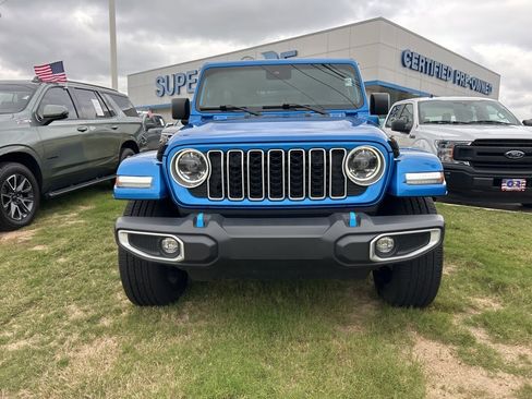 Used 2024 Jeep Wrangler Unlimited Sahara image 3