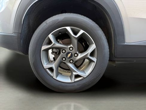 Used 2025 Chevrolet Trax LT w/ Driver Confidence Package FWD image 30