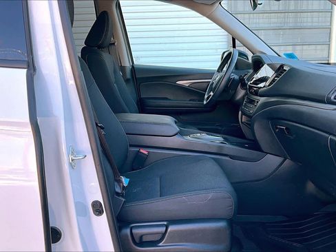 Used 2025 Honda Ridgeline Sport image 7