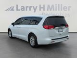 Certified 2017 Chrysler Pacifica LX image 3