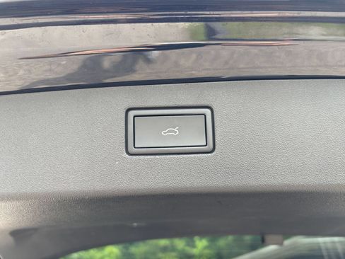 Used 2026 Volkswagen Tiguan SE FWD image 22