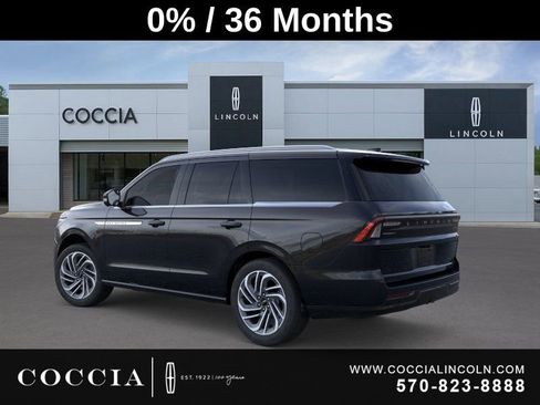 New 2025 Lincoln Navigator Reserve image 4