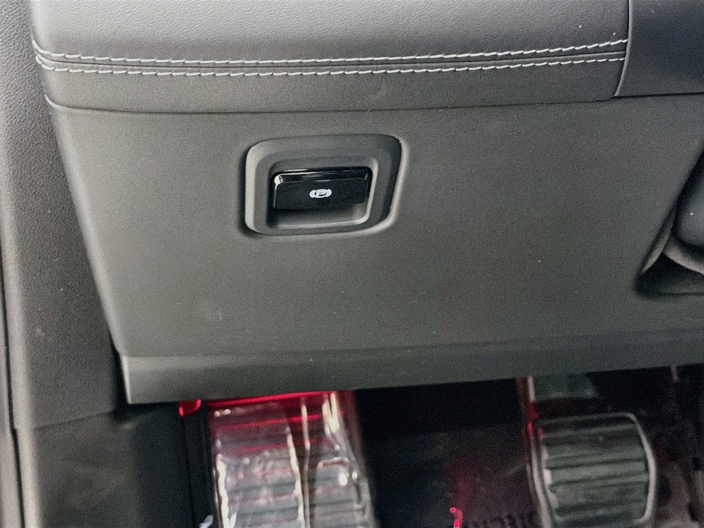 Used 2025 Maserati Grecale Modena AWD/4WD image 10