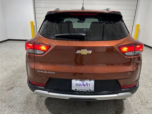 Used 2021 Chevrolet TrailBlazer LT w/ Sun and Liftgate Package image 25