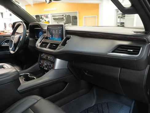 Used 2023 Chevrolet Tahoe Z71 w/ Luxury Package AWD/4WD image 44