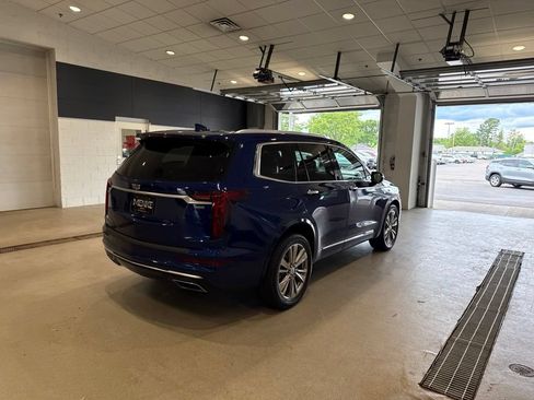 Used 2023 Cadillac XT6 Premium Luxury w/ Platinum Package AWD/4WD image 7