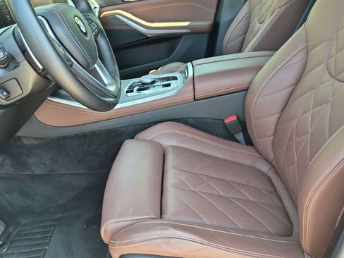 Used 2024 BMW X5 xDrive40i w/ Parking Assistance Package AWD/4WD image 16