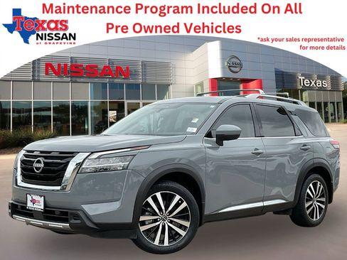 Used 2024 Nissan Pathfinder Platinum image 1