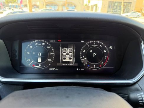Used 2018 Land Rover Range Rover Sport HSE AWD/4WD image 36