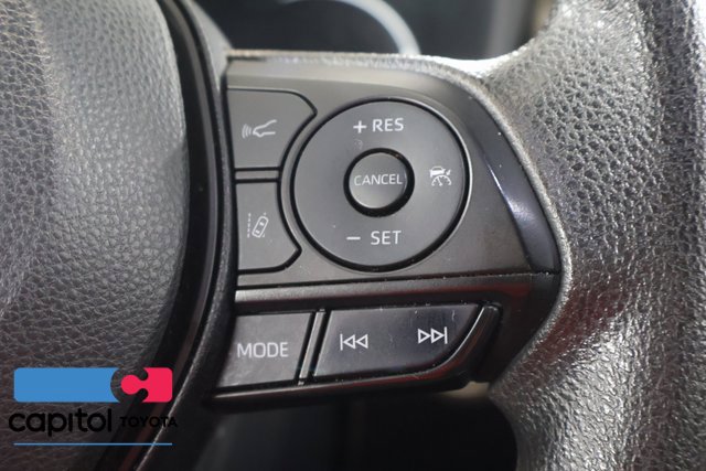 Used 2025 Toyota RAV4 XLE AWD/4WD image 18