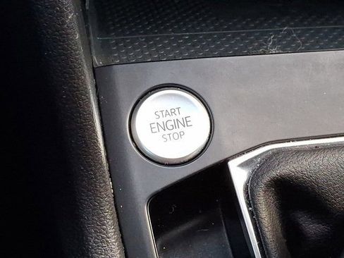 Certified 2022 Volkswagen Taos SE image 27