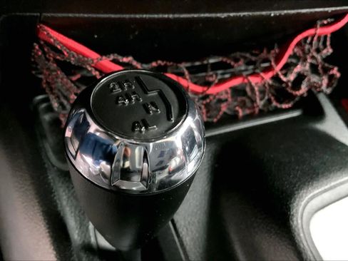 Used 2017 Jeep Wrangler Unlimited Rubicon image 31