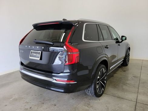 Used 2025 Volvo XC90 B6 Plus image 5