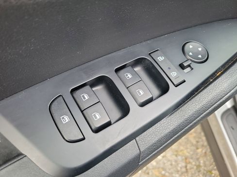 Used 2024 Kia Sportage LX image 20