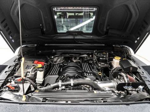 Used 2025 Jeep Gladiator Sport image 14