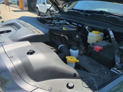 New 2026 RAM 2500 Laramie AWD/4WD image 15
