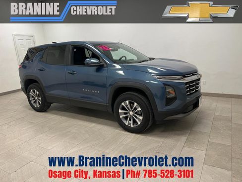 Used 2025 Chevrolet Equinox LT image 1