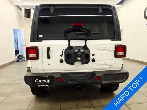 Used 2019 Jeep Wrangler Unlimited Sahara AWD/4WD image 4