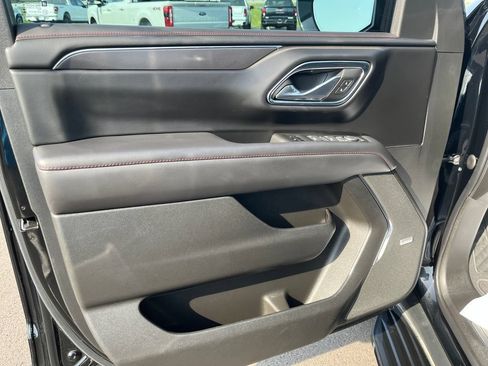 Used 2022 Chevrolet Tahoe RST w/ Sport Performance Package AWD/4WD image 11