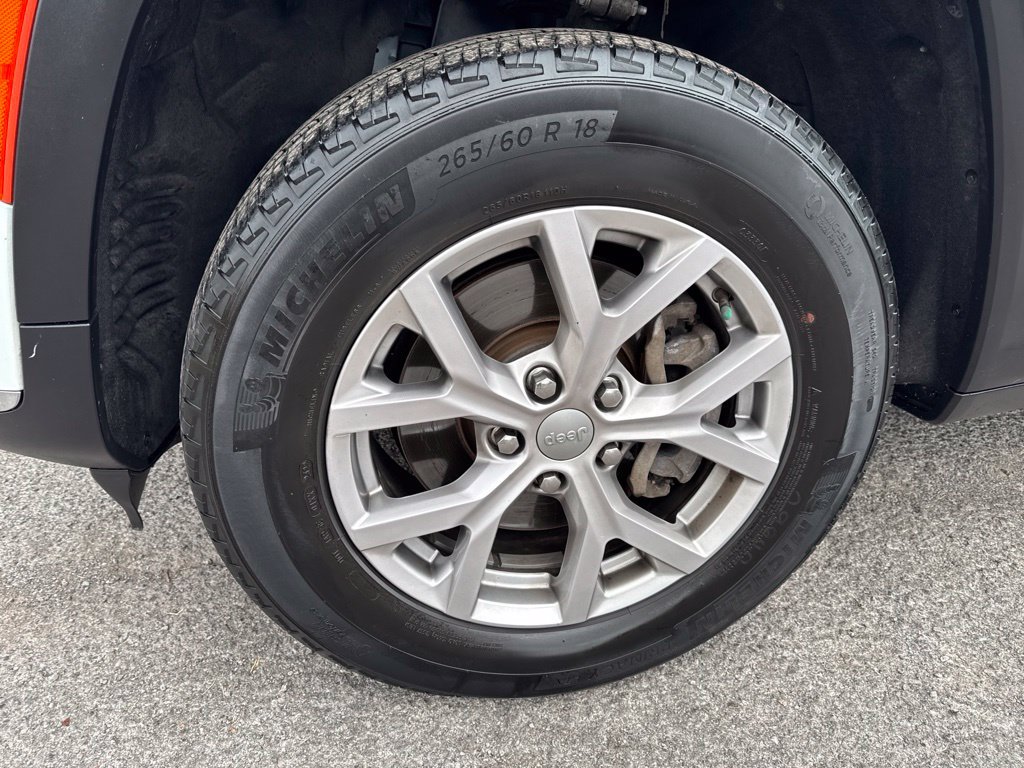Used 2022 Jeep Grand Cherokee L Limited RWD image 11