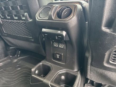 Used 2022 Jeep Gladiator Rubicon w/ Cold Weather Group image 15