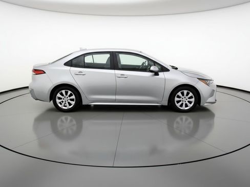 Used 2025 Toyota Corolla LE image 11
