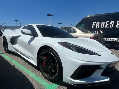 Used 2021 Chevrolet Corvette Stingray Premium Conv w/ Z51 Performance Package RWD image 2