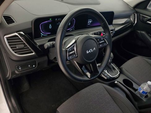 Used 2025 Kia Seltos S image 11