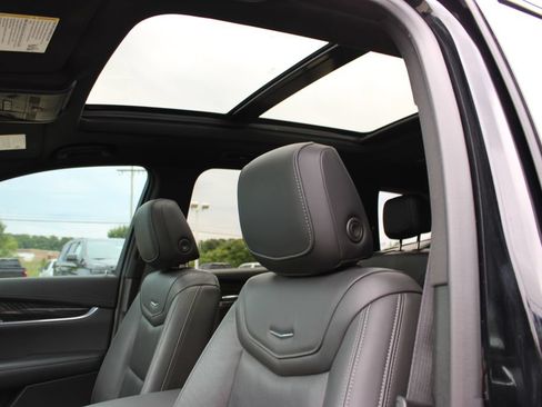 Certified 2021 Cadillac XT6 Premium Luxury AWD/4WD image 30
